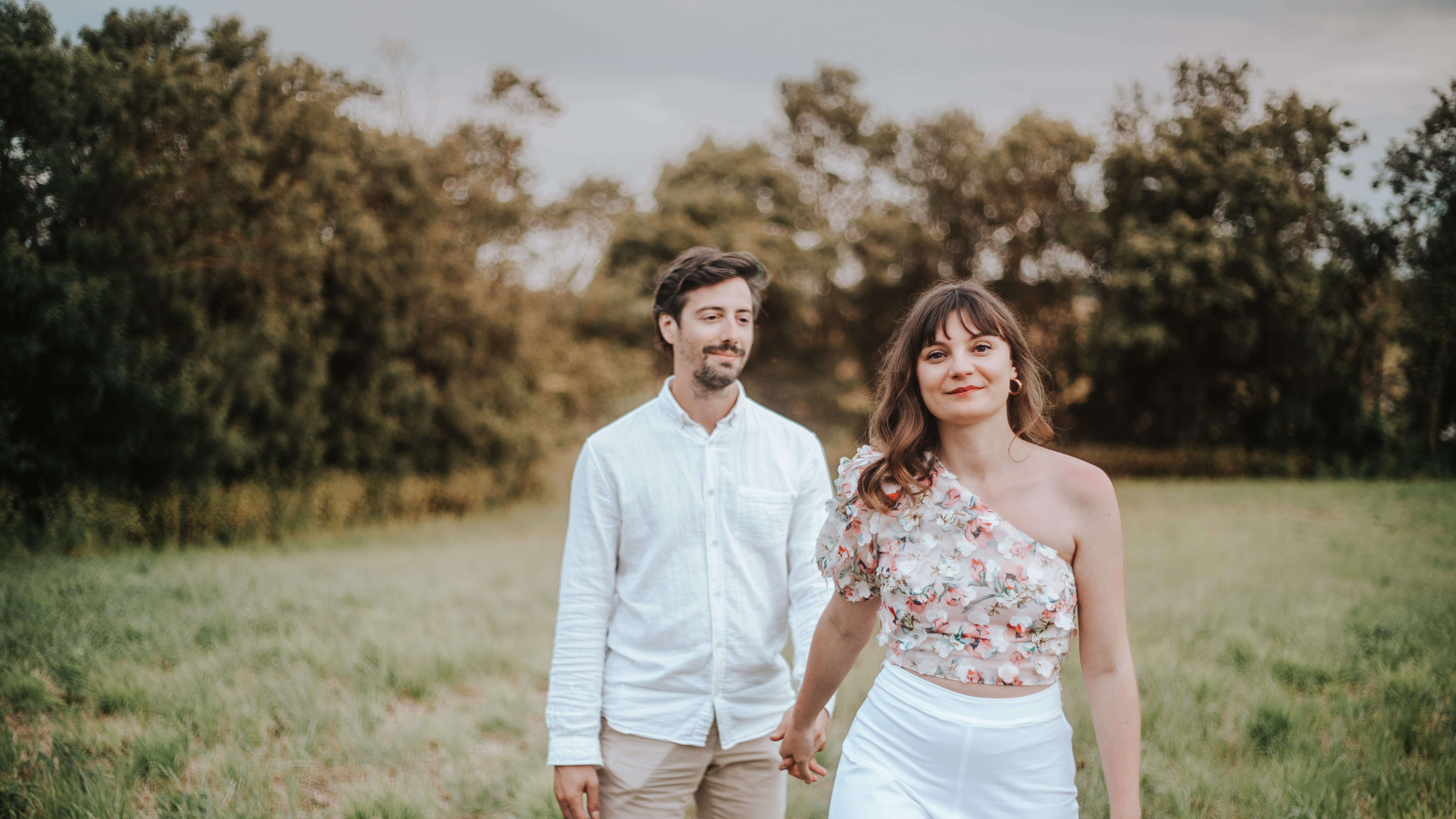 couple de mariés lors de leur séance photo de mariage Angoulême